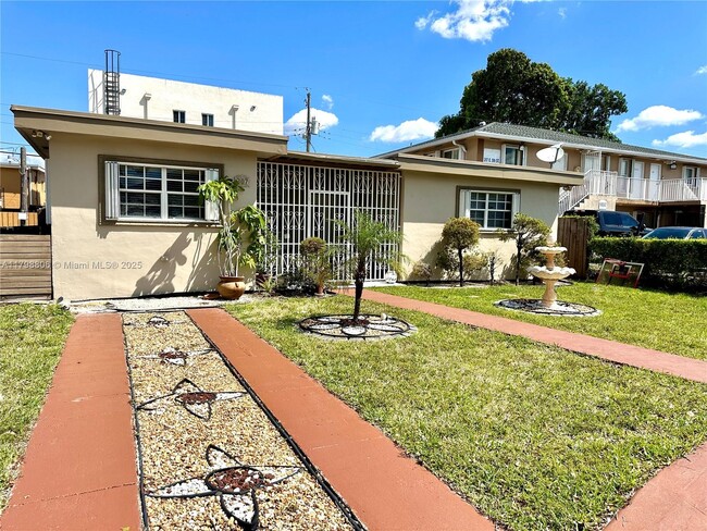 Foto del edificio - 307 E 5th St