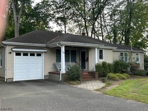 Building Photo - 10 Montvale Ave