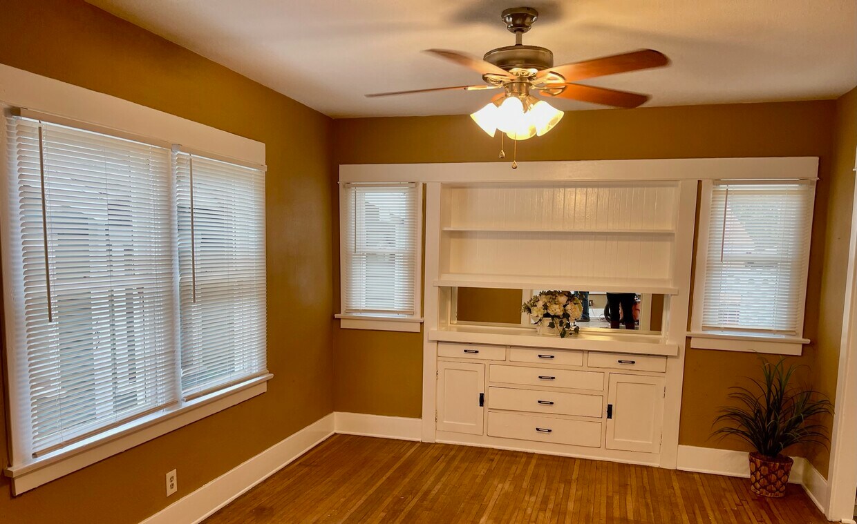 Dining Room - 743 Daisy Ave