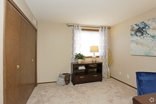 2HAB, 1.5BA - Cypress 1,000 ft² - Habitación - Country Club Village Apartments