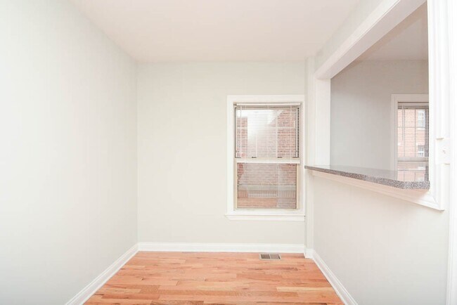Foto del edificio - 631 W Barry Ave
