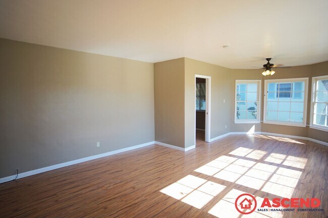 Foto del edificio - Cute Home Close to Downtown Bakersfield!