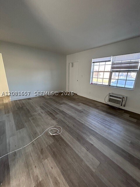 Foto del edificio - 822 NW 7th St