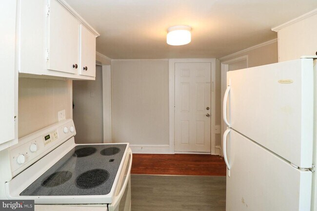 Building Photo - 47 Pine St