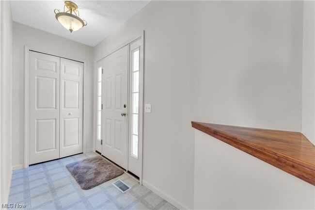 Building Photo - 6435 Forest Park Dr