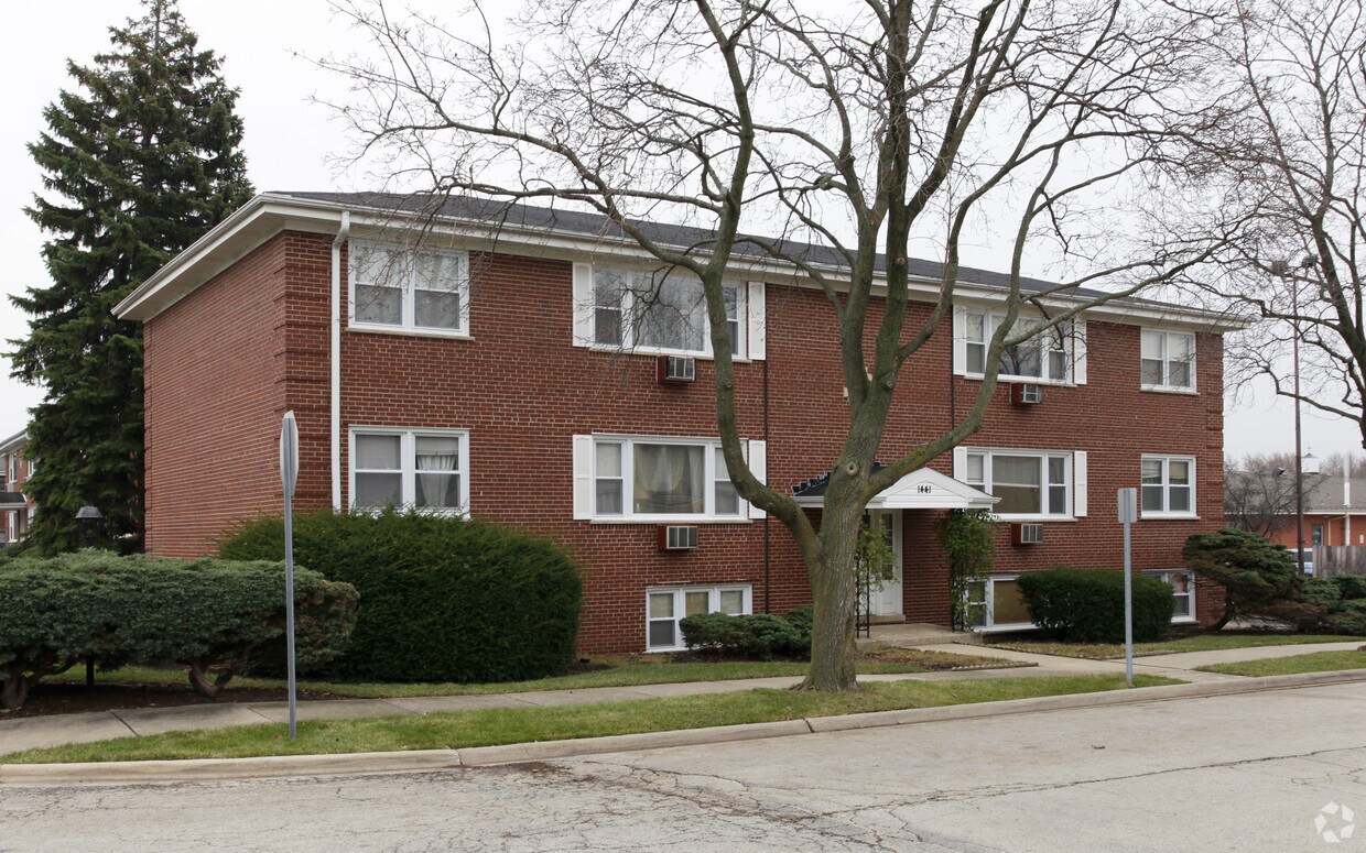 Primary Photo - 1441 N Evergreen Ave