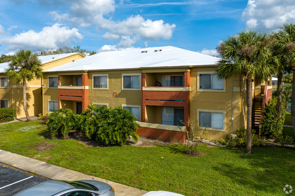 600 Kenwick Cor Casselberry, FL 32707 - Oxford Square Condominiums