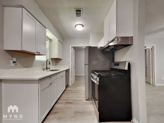 Building Photo - 9233 Nyssa St