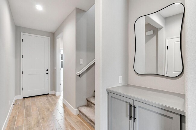 Foto del edificio - 4415 Horizon Dr