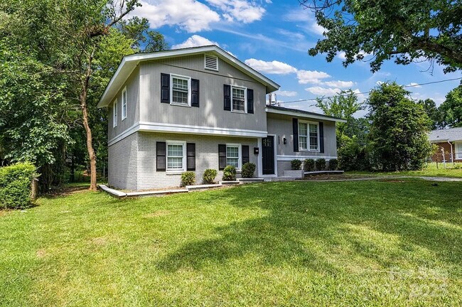 Foto del edificio - Room in House on Bilmark Ave