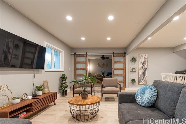 Building Photo - 45 N Kalaheo Ave