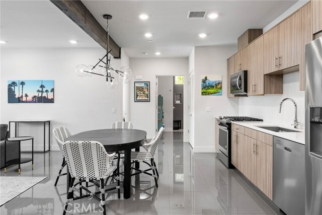 Building Photo - 130 The Riv