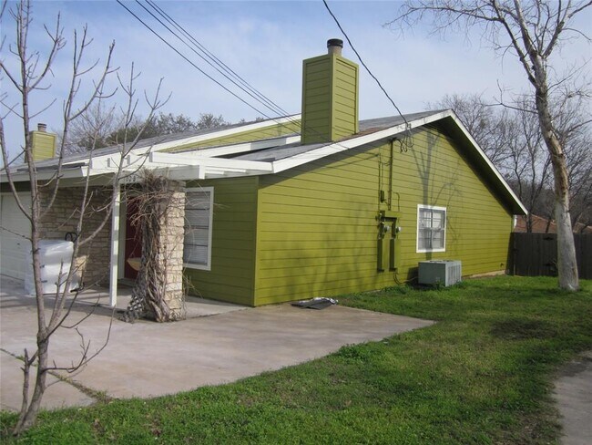 Building Photo - 102 Verna Spur