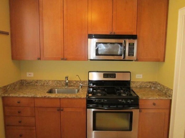 Building Photo - 6045 N Talman Ave