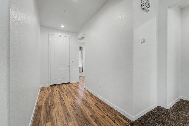 Foto del edificio - 1469 Dunwoody Dr