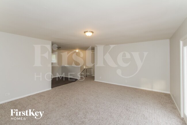 Building Photo - 181 S Pinecrest Rd