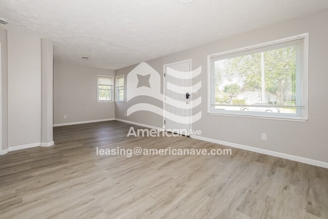 Foto del edificio - 1583 Breiding Rd