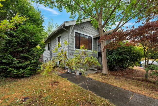 Building Photo - 3038 NW 72nd St