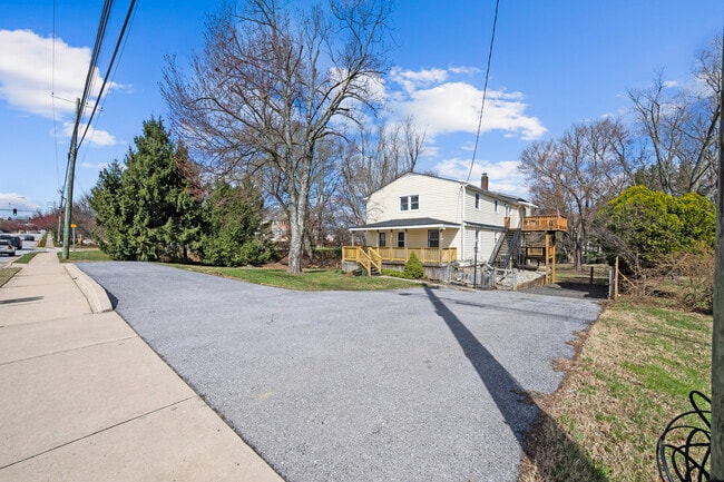 Foto del edificio - Dolly's