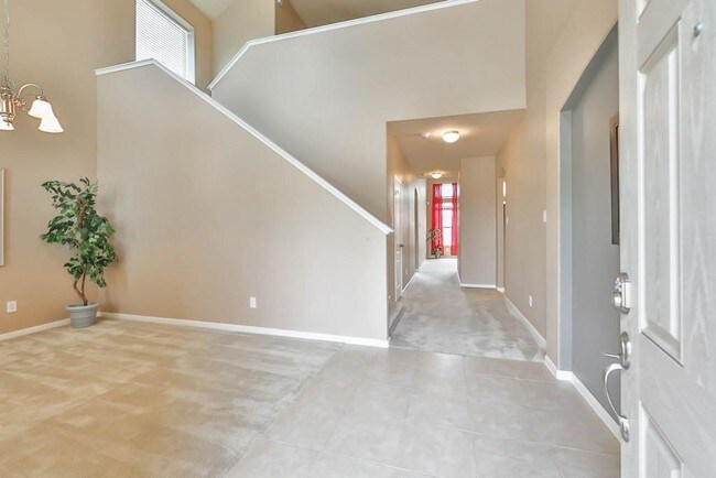 Foto del edificio - 718 Harbor Lakes Ln