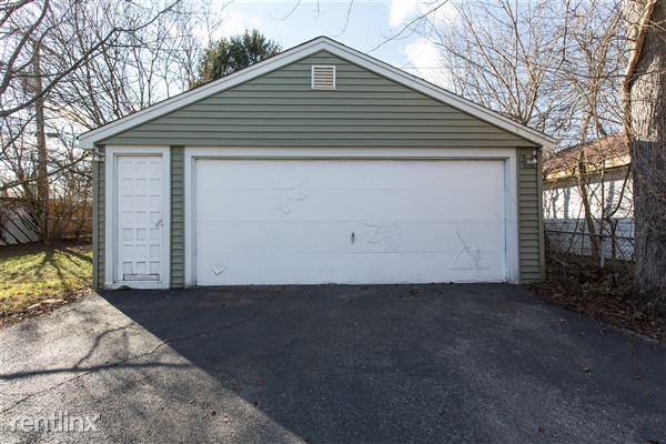 Building Photo - 287 Minocqua St