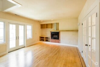 Building Photo - 6449 Benvenue Ave