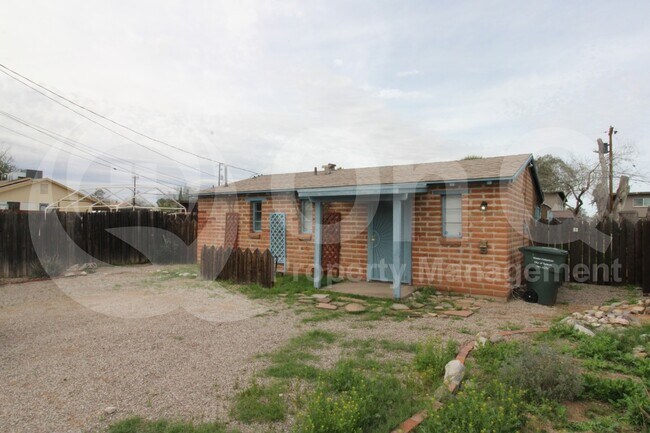 Foto del edificio - 1019 N Catalina Ave
