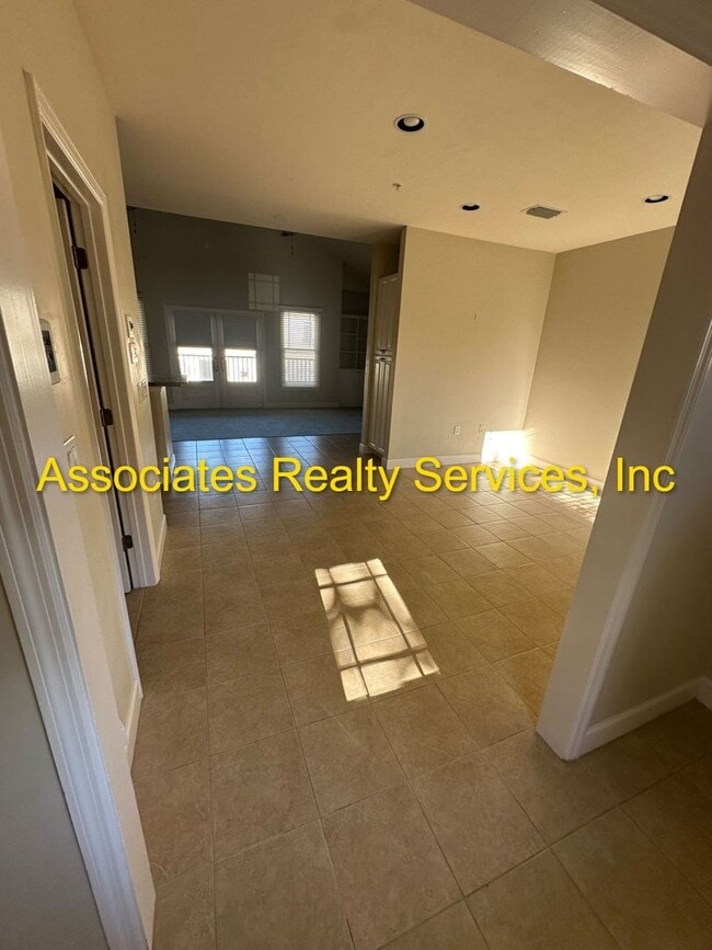 Building Photo - Now Available – 3BR/2BA Apartment in Haile Market Square!