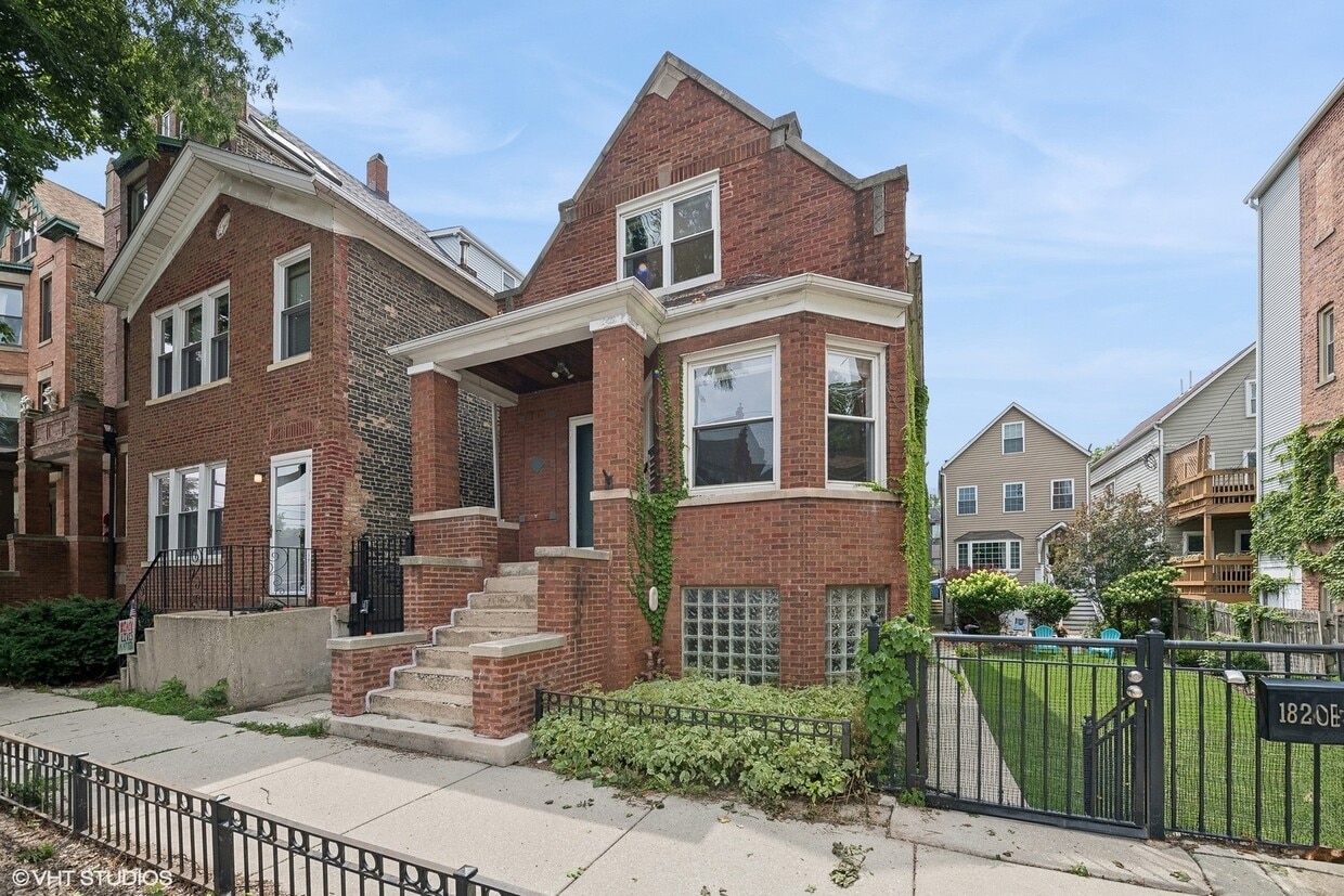 Primary Photo - 1822 N Wood St