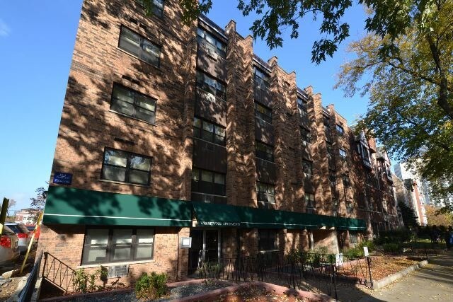 Primary Photo - 657 W Wrightwood Ave