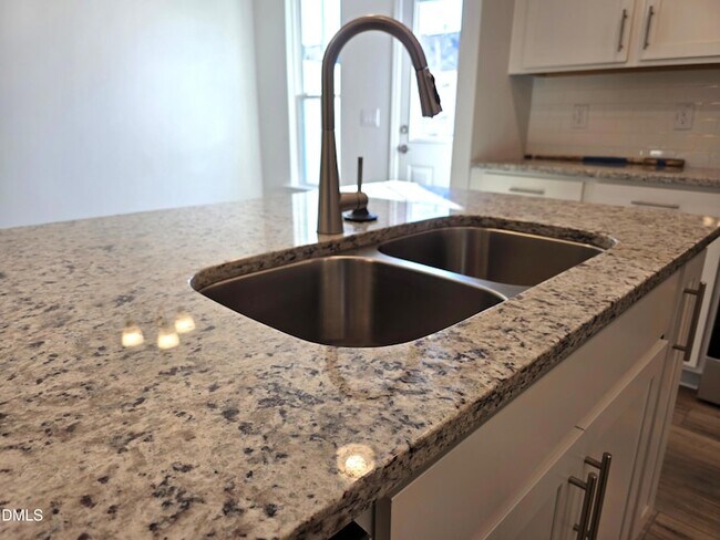 Foto del edificio - 4025 Kidd Pl