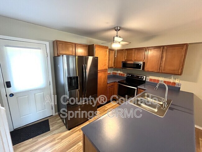Foto del edificio - 5517 Tamworth Drive