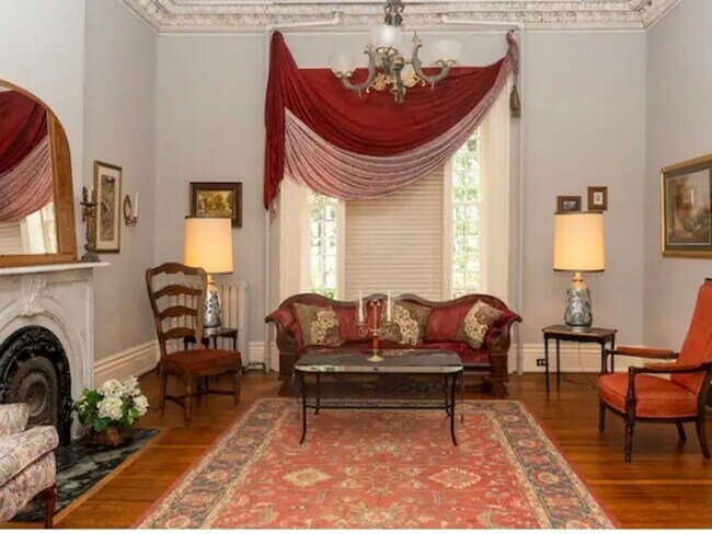 Foto del edificio - 4 Bedroom Single Family Home in Petersburg