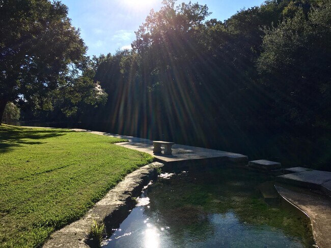 Foto del edificio - 179 E Edgewater Ter