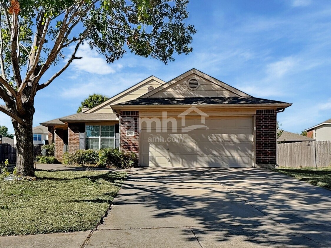 Foto principal - 709 Devontree Ct