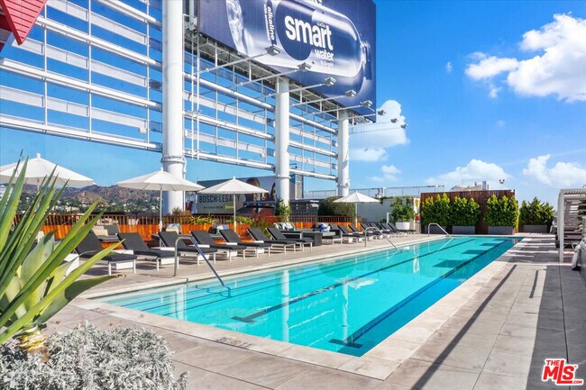 Foto del edificio - 6250 Hollywood Blvd