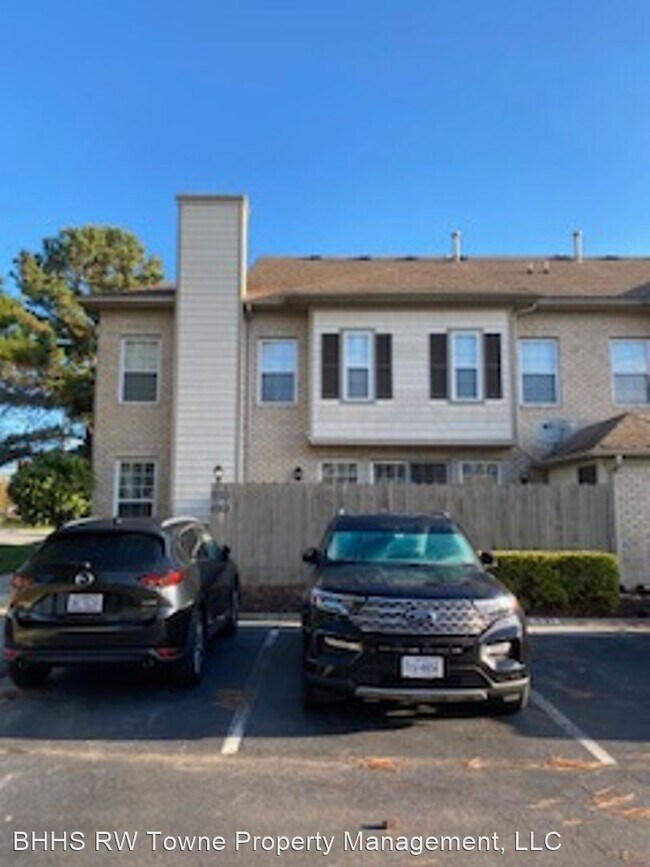 Building Photo - 2 br, 2.5 bath House - 2040 Hardwick Court