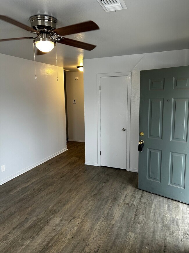 Foto del edificio - 1628 N Woodland St