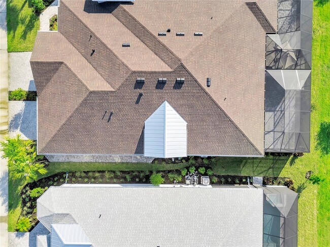 Building Photo - 215 Summertime Pl