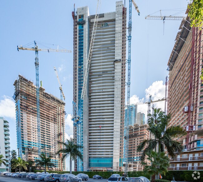 Building Photo - Paraiso Bay