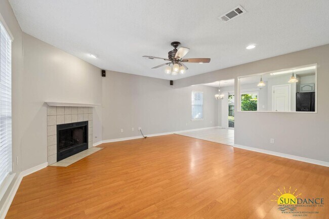 Building Photo - Lovely 3 Bedroom Home in Mary Esther