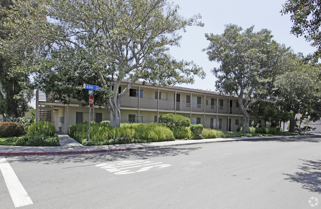 Primary Photo - Stanley Avenue Apartments