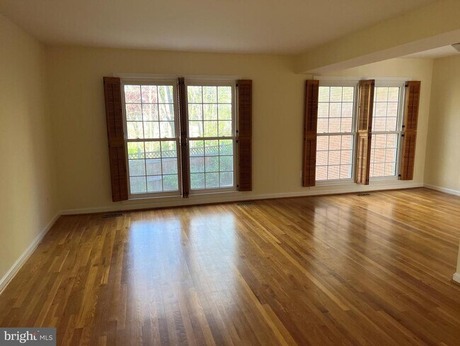 Foto del edificio - 3225 Dunster Ct