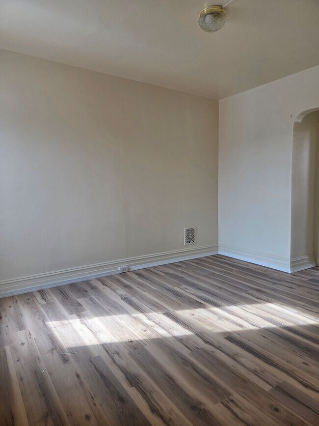 Foto del edificio - 654 Chestnut St