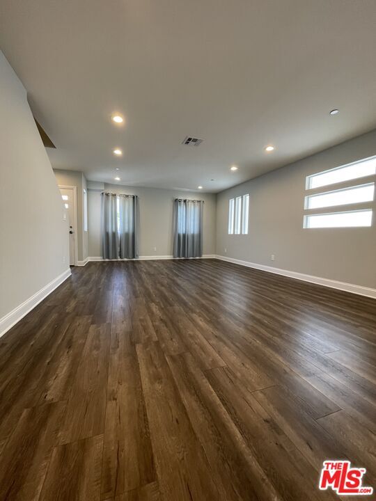Building Photo - 4710 W Maplewood Ave