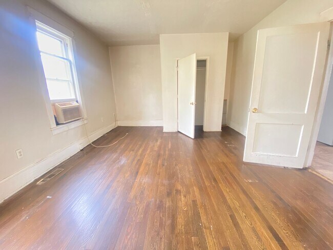Foto del edificio - 216 Patton Ave NW