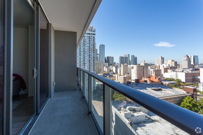 Foto del edificio - 345 NE 2nd Ave