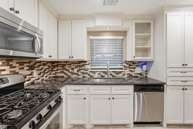 Foto del edificio - 4406 Marlborough Dr