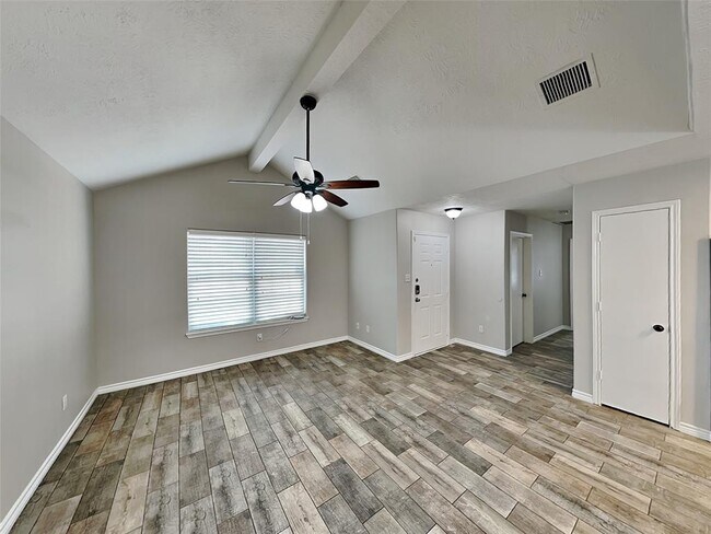 Building Photo - 16229 Summerset Estates Blvd