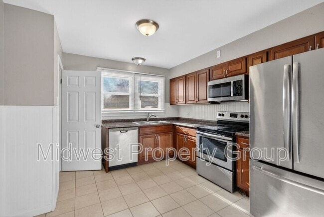 Building Photo - 90 Ruth Dr